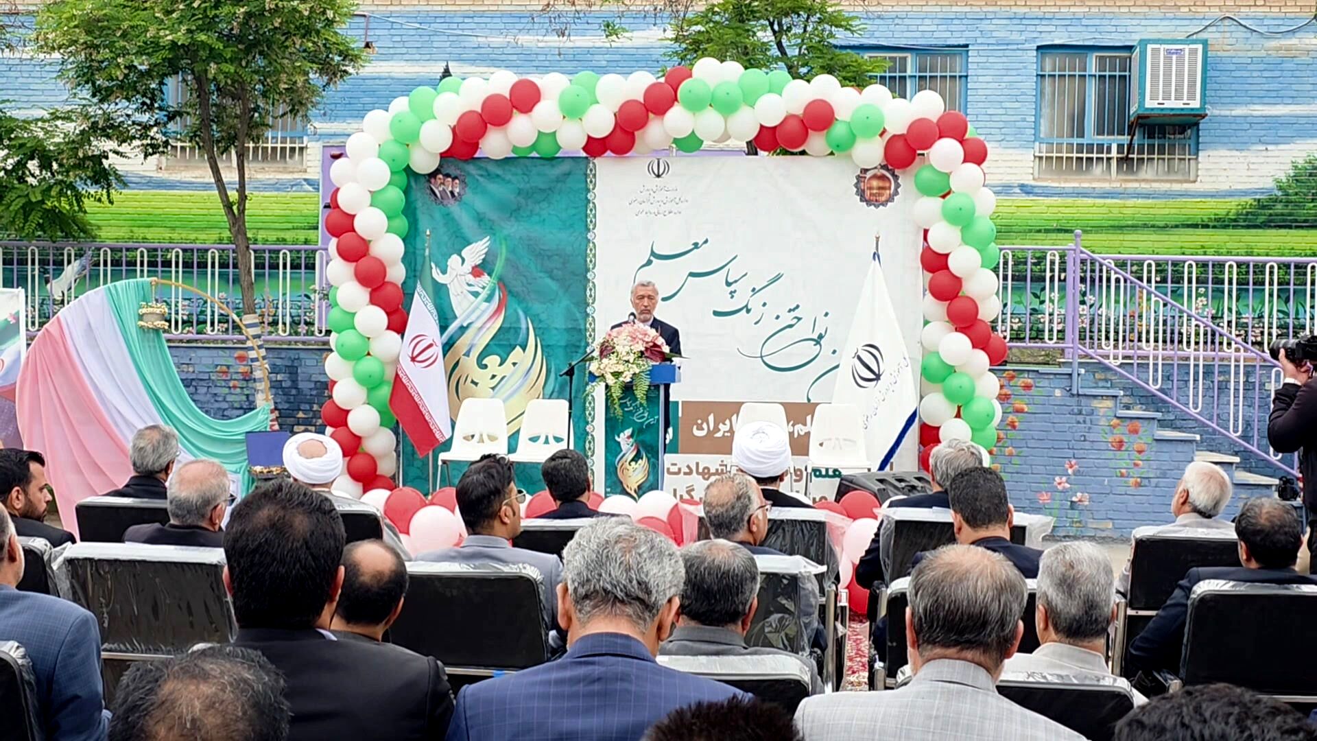 معلمان راویان هویت اسلامی و تمدن ایران هستند