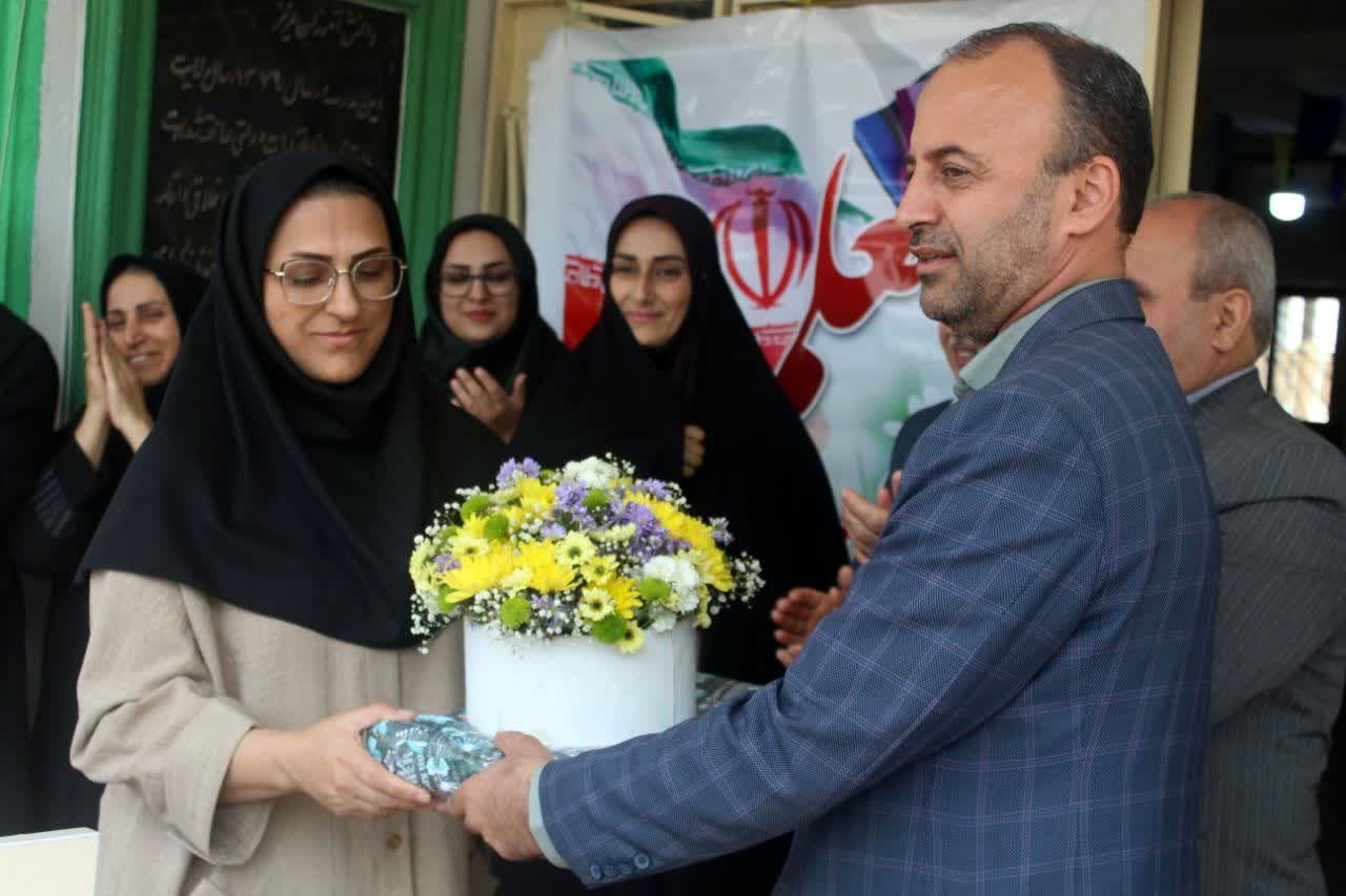 بانگ سپاس معلم در مدارس گلوگاه 