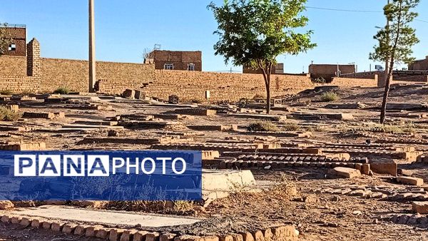 قبرستان تاریخی قوژد؛ قبرستانی چند صد ساله