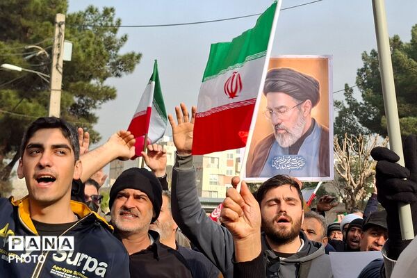 بیعت مردم قرچک با سومین رهبر نظام مقدس جمهوری اسلامی ایران