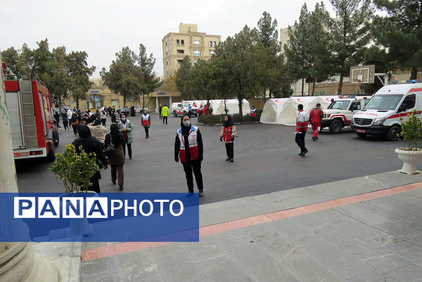 برگزاری مانور زلزله در هنرستان محمودیه شهرستان بجنورد 