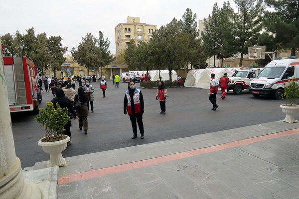 برگزاری مانور زلزله در هنرستان محمودیه شهرستان بجنورد 
