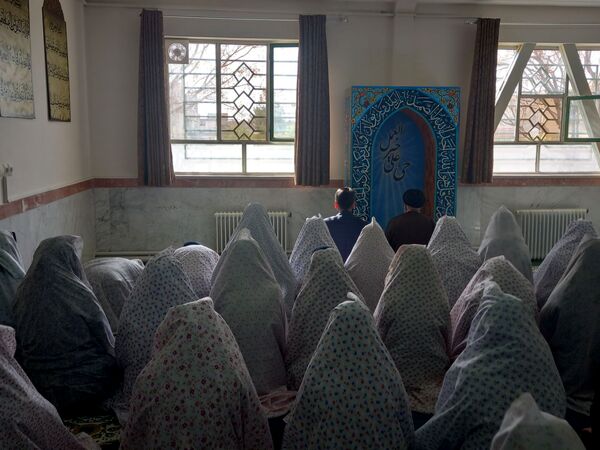 حضور امام جمعه شهرستان نیشابور در دبیرستان نمونه وکیلی استاد شفیعی کدکنی «وکیلی ۱۰»