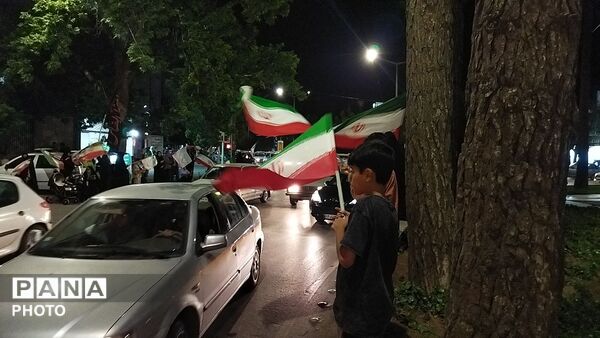 گذری بر میدان حافظ در   هشتاد و پنجمین شب از اجتماعات مردمی نیشابور