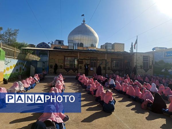 برنامه گرامیداشت هفته دفاع مقدس در دبستان شهید هادی آریایی 