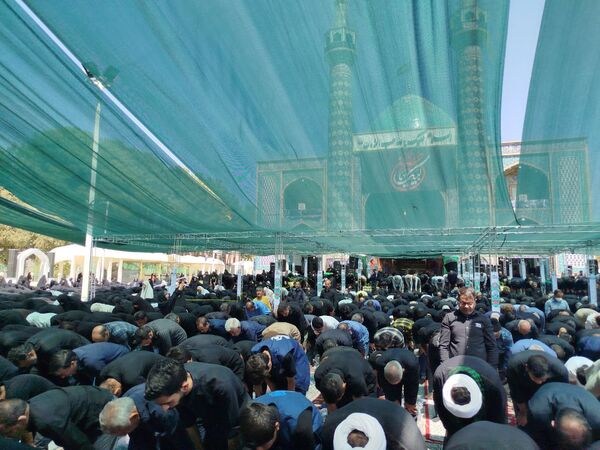 اقامه نماز ظهر اربعین در کاشمر