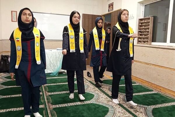 کارگاه آموزشی پیش اردوی منطقه‌ای پیشتازان در بهارستان‌۲