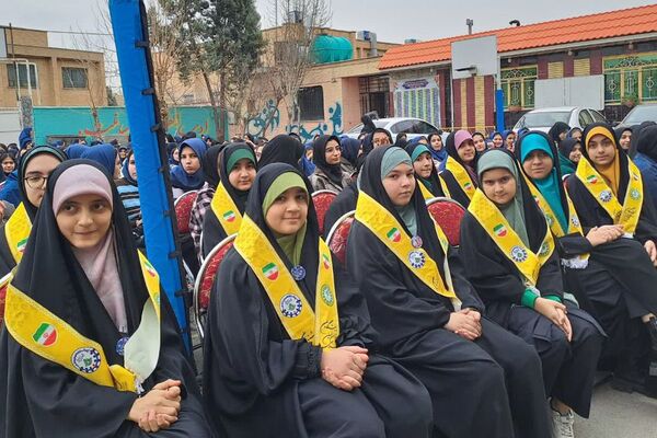 جشن تا انقلاب مهدی در دبیرستان مهندس اسدیان