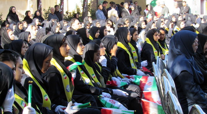 آیین نمادین آغاز سال تحصیلی در دبیرستان شهیده سودابه احدی سنندج برگزار شد  