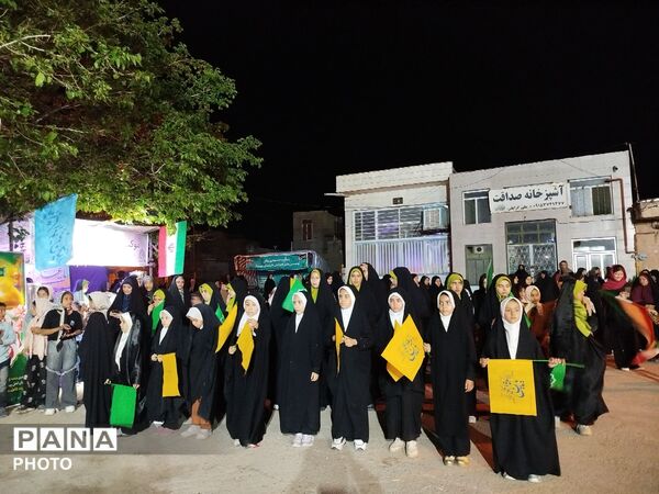 حضور خادمان امام رضا(ع) و پرچم متبرک آستان قدس در اجتماعات شبانه شهر صفی آباد