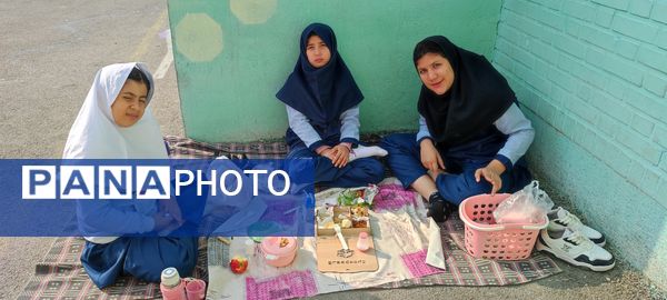 صبحانه سلامت و روز جهانی تخم مرغ در مدرسه شهید خاقانی شهرستان شیروان