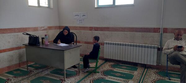 میزخدمت پزشکی رایگان برای دانش‌آموزان کم برخوردار درمدارس