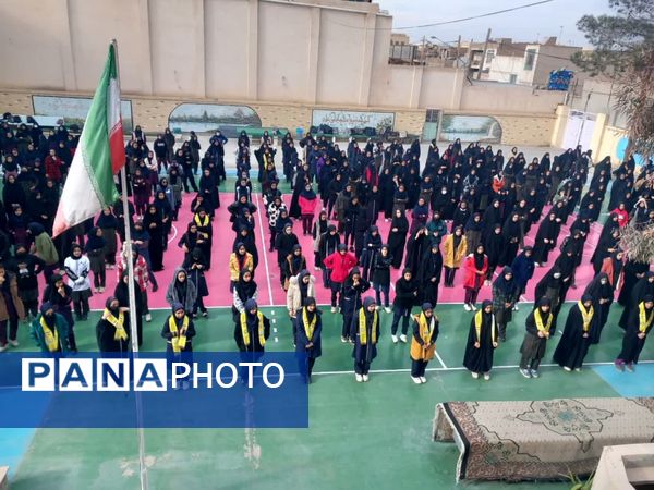 چهارشنبه متفاوت با حضور مدیر آموزش و پرورش ناحیه یک در دبیرستان عفت