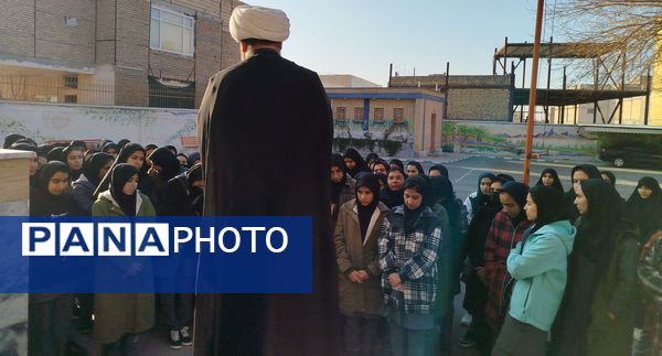 بازدید نماینده مجلس شورای اسلامی منطقه ترشیز از دبیرستان حضرت معصومه (س) شهرستان خلیل‌آباد