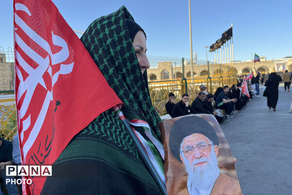 مشهد در سوگ؛ بدرقه باشکوه رهبر شهید انقلاب در جوار بارگاه رضوی