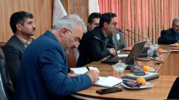 جلسه بررسی عملکرد و کیفیت آموزشی مدارس شهرستان بن با حضور مسئولان استانی