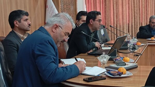 جلسه بررسی عملکرد و کیفیت آموزشی مدارس شهرستان بن با حضور مسئولان استانی