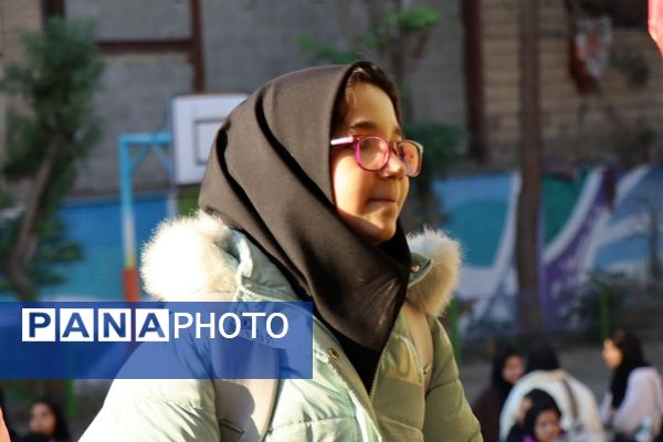 صبحگاه مدرسه شیخ مفید پاکدشت