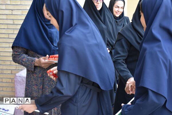 بوی ماه مهر در دبیرستان شبانه‌روزی نجمیه حاجی‌آباد پیچید