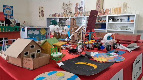 نمایشگاه جشنواره «نوین کاو» در پژوهش سرای دانش‌آموزی حاجی آباد