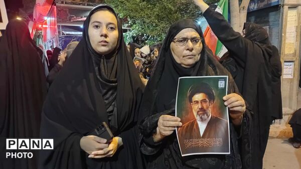 هم‌نوایی فرهنگیان و دانش‌آموزان اهر در سوگواره شبانه رهبر شهید