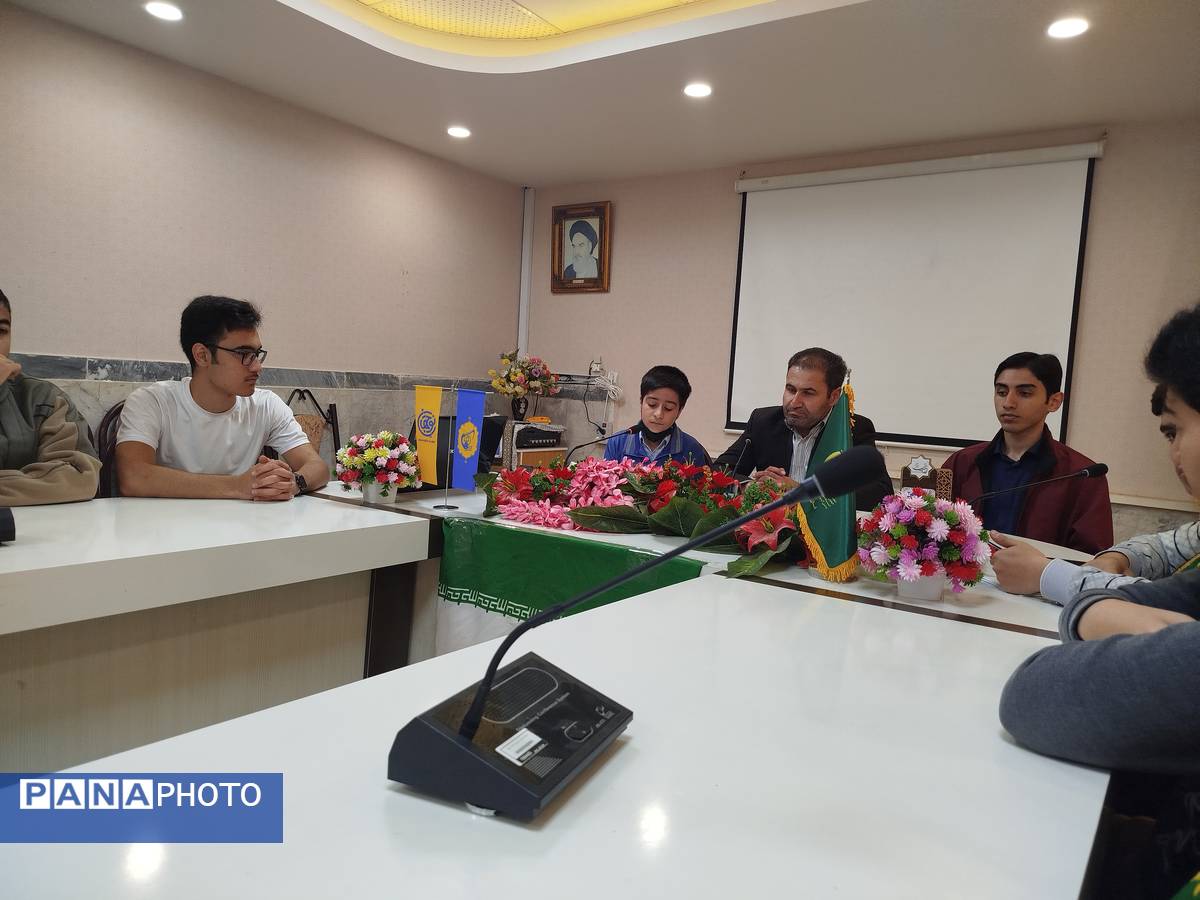 برگزاری جلسه هماهنگی تشکل های دانش‌آموزی دردبیرستان نمونه دولتی شیخ مفیدناحیه یک اردبیل 