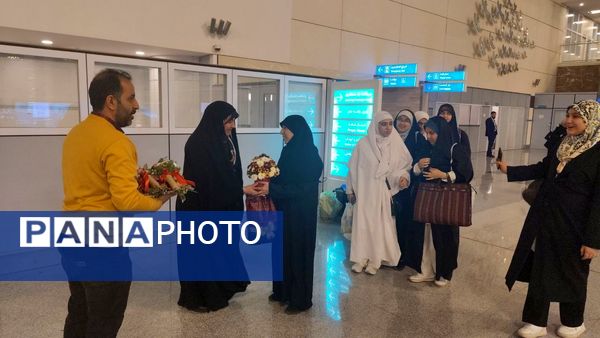 بازگشت حاجیان سازمان دانش‌آموزی از حج عمره 