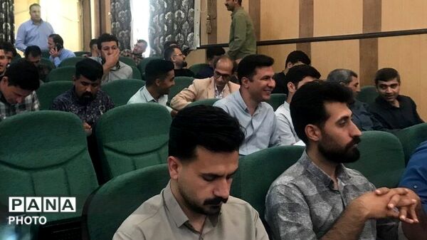 گردهمایی مسئولان و مدیران مدارس در سالن معلم اشخانه
