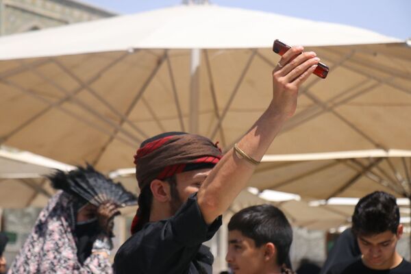 حرم مطهر رضوی غرق در ماتم اباعبدالله الحسین(ع)