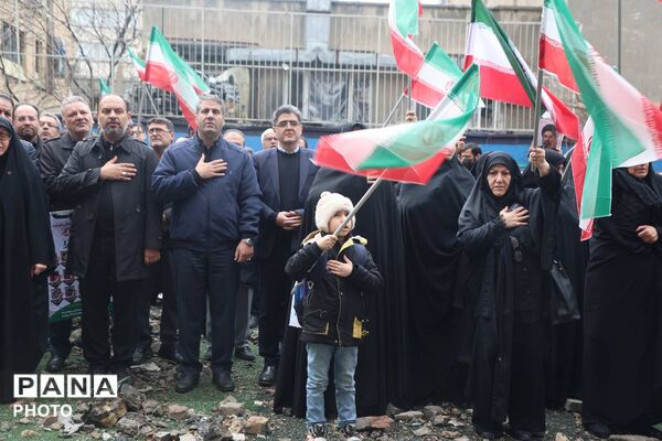 مدرسه بی‌پناه، دانش‌آموز بی‌گناه