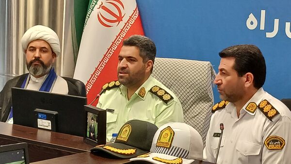 جمعی از دانش‌آموزان استان البرز به عنوان همیار پلیس انتخاب شدند