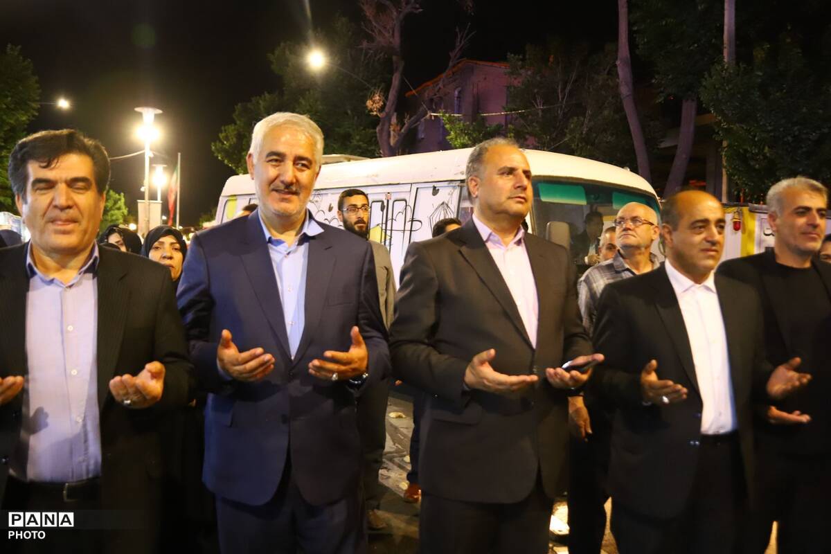 بازتاب حضور گسترده جامعه فرهنگی تبریز در سالگرد شهدای دفاع مقدس ۱۲روزه