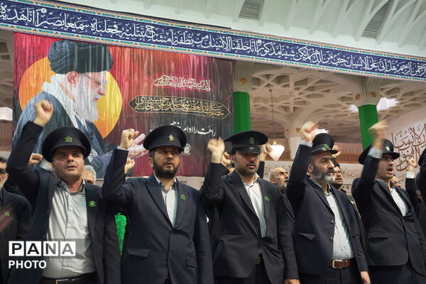 آیین خطبه خوانی خادمان حرم حضرت معصومه(س) در روز دختر