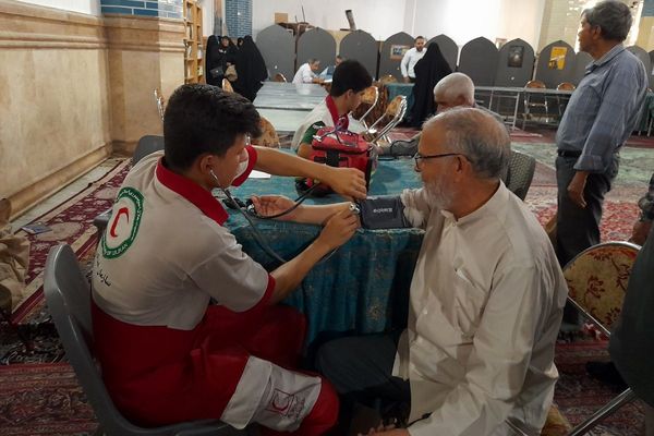 میز خدمت اداره آموزش و پرورش شهرستان قدس در نماز جمعه