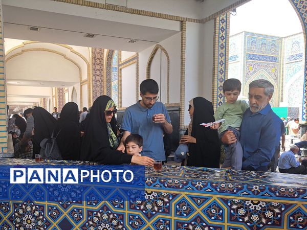 روز دحوالارض در حرم امام مهربانی‌ها