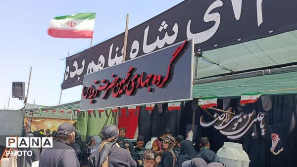 کاروان های پیاده زائران در مسیر حرم ثامن الحجج