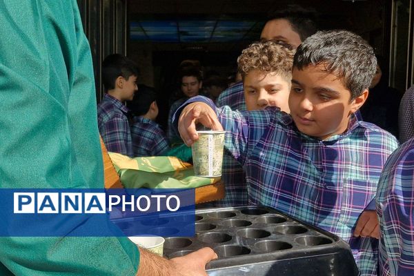 سیاه پوش کردن مدارس ناحیه دو شهرری به مناسبت ایام فاطمیه 