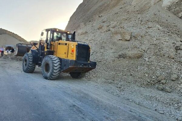 آواربرداری آزادراه پردیس تا ۳ ساعت دیگر پایان می‌یابد