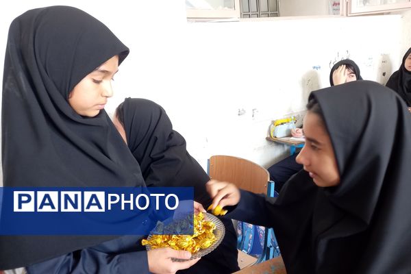 جشن ولادت امام حسن عسکری(ع) در دبیرستان شاهد فیض