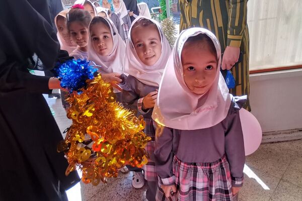 جشن روز دختر و روز جهانی کودک در دبستان زنده یاد قمصری