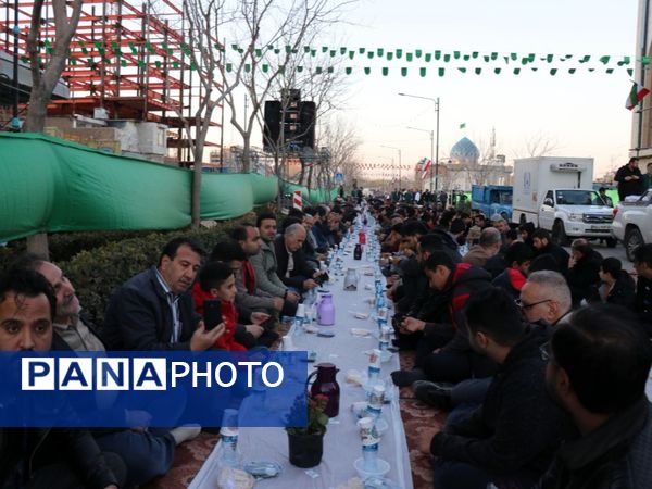 بزرگ‌ترین سفره جهان اسلام به نام کریم اهل بیت برپا شد