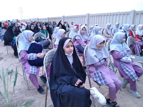 پویش مردمی درخت یادگار در یزد 