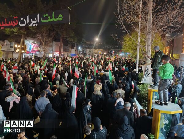پیمان دوباره با رهبری با نوای رسای مهدی رسولی در آیین تجدید بیعت 