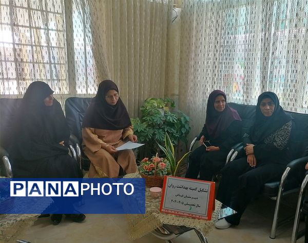 ویژه برنامه هفته بهداشت روان در دبیرستان فیاض کاشمر