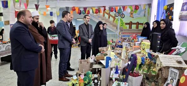 خلاقیت هنری و فرهنگی دبستان شهید فکوری در «هفته ماها»