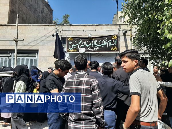 توزیع ۲۰ دیگ شله به عنوان نذر توسط خادم حرم مطهر رضوی و خیر بزرگ شهر مشهد مقدس