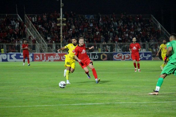 بازی بدون گل تراکتور و فجر سپاسی