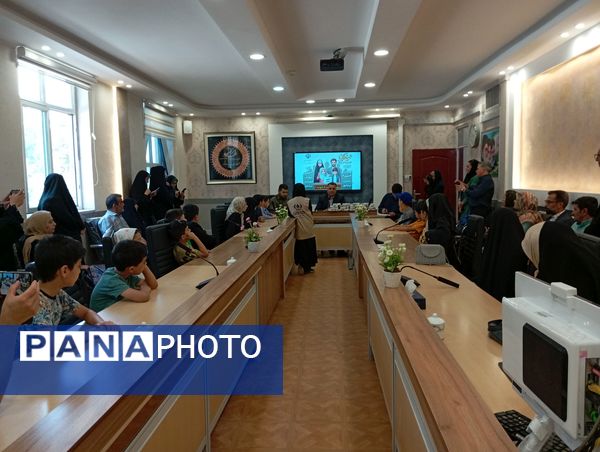 تجلیل از برگزیدگان پویش رأی با خانواده در نیشابور