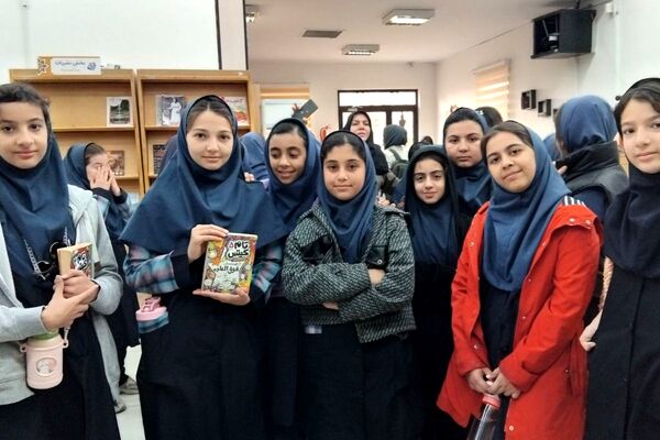  بازدید مدرسه نرگس پردیس از کتابخانه شیخ بهایی