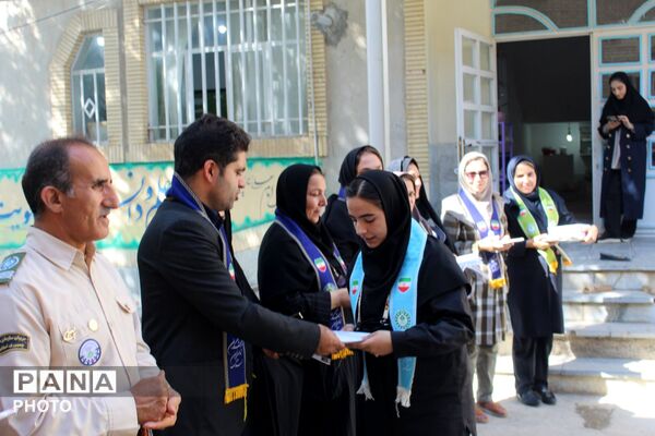 کارگاه آموزشی مدرسان پیشتاز و گردهمایی خبرنگاران پانا شهرستان فاروج با مسئولان سازمان دانش‌آموزی خراسان شمالی 